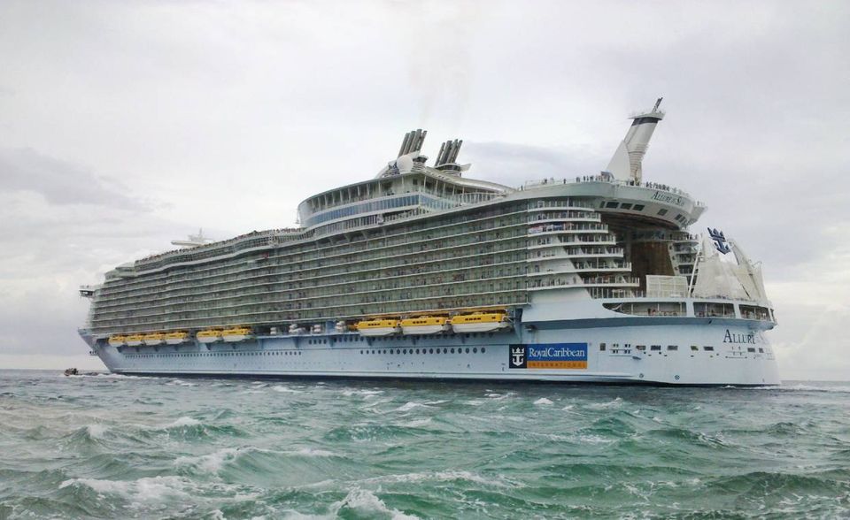 „Allure of the Seas“ ist das zweitälteste Kreuzfahrtschiff dieser Rangliste. Der Riese mit 225.282 BRZ wurde im Oktober 2010 an Royal Caribbean International ausgeliefert.
