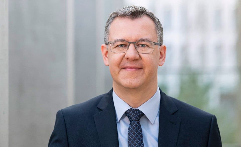 Christoph Winterhalter ist seit 2016 Vorstandsvorsitzender des Deutschen Instituts für Normung