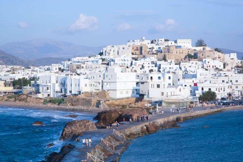 Griechenland hat die Corona-Pandemie bisher gut gemeistert, trotzdem meiden Urlauber das Land. Wie hier auf Naxos bleiben viele Hotelbetten leer