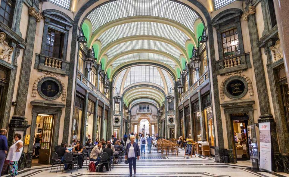 Vermiest die Wirtschaftskrise den Italiener auf die Lust aufs Kinderkriegen? Italien verzeichnete jedenfalls 2019 die niedrigste Geburtenziffer in der EU (7,0 Promille). Damit gehen der erste und der letzte Platz in der Geburtenstatistik an ein katholisch geprägtes Land, Spitzenreiter Irland hat in den vergangenen Jahren hingegen einen Wirtschaftsboom erlebt. Bei der Gesamtentwicklung der Bevölkerung landete Italien 2019 mit einem Rückgang von 1,9 Promille auf Platz fünf der Verlierer.