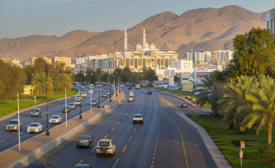 Der Oman hat einen enormen Energiebedarf. Jeder der knapp fünf Millionen Einwohner verbrauchte 2019 im Durchschnitt 304,3 Gigajoule pro Kopf. Das entsprach laut BP im Vergleich zum Vorjahr einem leichten Minus von 1,1 Prozent.