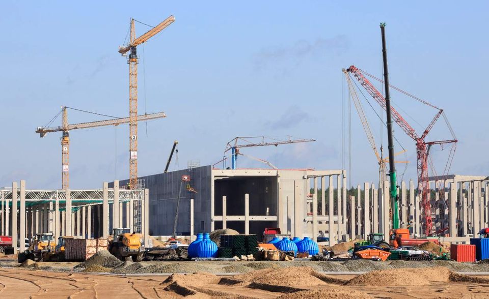 Tesla-Baustelle in Grünheide: 2021 soll die Fabrik fertig sein