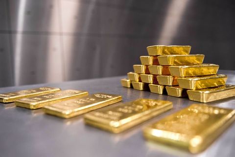 Goldbarren im Tresor des Goldhandels Pro Aurum