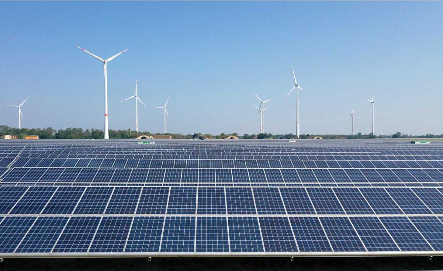 In Zerbst wird Wind- und Solarstrom produziert