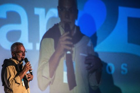 Marcel Herrmann Telles gehört neben Behring zu den Gründer von 3G Capital. Er ist laut „Forbes“ mit 6,5 Milliarden Dollar rund 50 Prozent reicher als sein Landsmann und liegt weltweit auf Platz 230 der reichsten Menschen. Allerdings war Telles im März 2019 noch 9,9 Milliarden Dollar schwer. 2017 hatte „Forbes“ das Vermögen des Brasilianers sogar noch auf 14,8 Milliarden Dollar geschätzt. Der 70-Jährige hält Anteile beim weltgrößten Brauereikonzern Anheuser-Busch InBev.