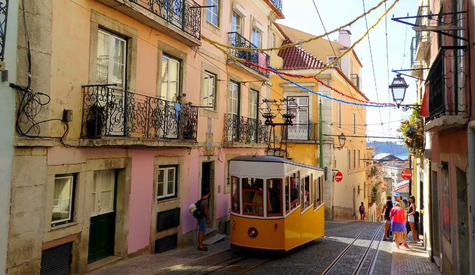 Portugal kam mit 45,2 Prozent (51,6 Prozent der Männer, 39,0 Prozent der Frauen) EU-weit auf Platz acht. Portugiesen waren 2019 beim Auszug im Schnitt 29,0 Jahre alt.