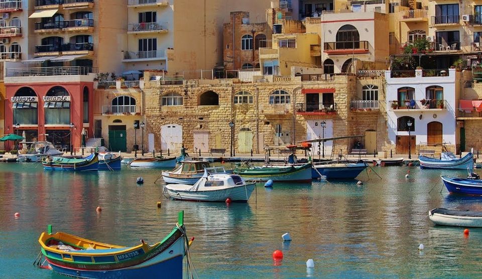 Malta landete mit 45,4 Prozent knapp vor Portugal auf Platz sieben. 52,2 Prozent der Männer und 37,3 Prozent Frauen wohnten 2019 noch in ihrem Elternhaus. Das verließen Malteser mit durchschnittlich 29,9 Jahren.