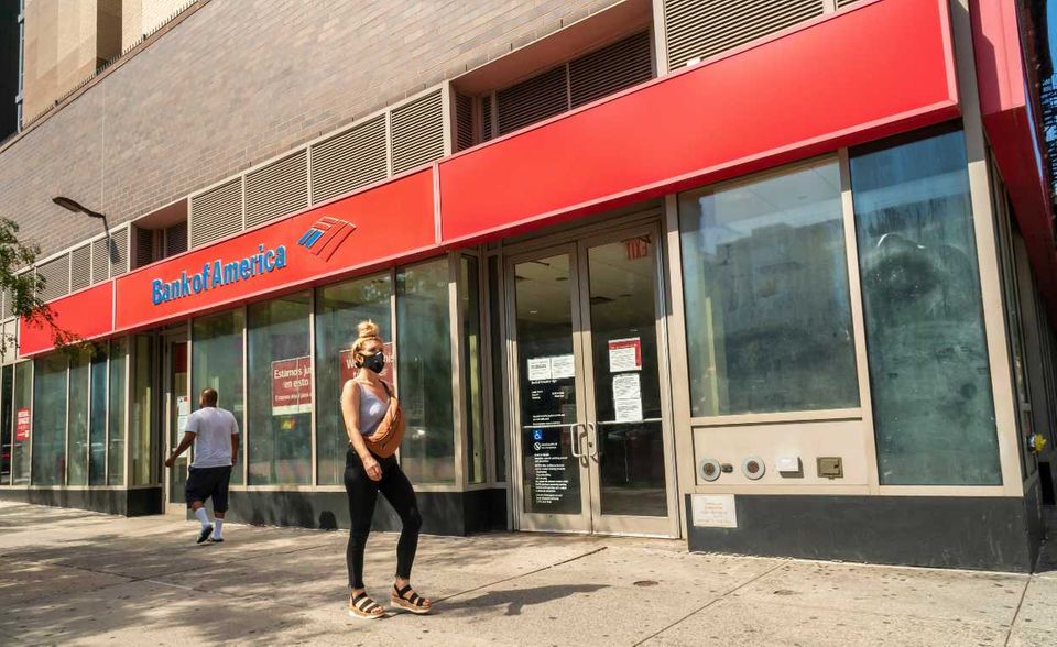Die Bank of America eröffnet die Top 10 der Firmen der „Fortune Global 500“ mit dem höchsten Gewinn. Sie erwirtschaftete dem Ranking zufolge im Geschäftsjahr 2019, das im März 2020 zu Ende ging, einen Gewinn von 27,4 Mrd. Dollar. Das waren 2,5 Prozent weniger als im Vorjahr. Das Finanzinstitut lag gemessen am Umsatz weltweit auf Platz 58 und bildete damit auch in diesen Top 10 die Nachhut.