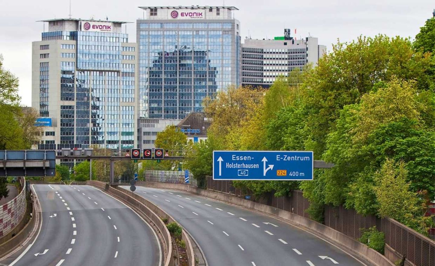 Leere Autobahn im Ruhrgebiet während des Shutdowns: Die Umwelt konnte aber nur kurz durchatmen