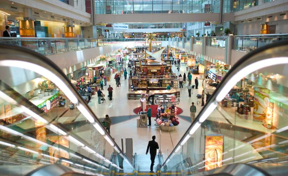 Der Dubai International Airport ist der einzige Flughafen der Top 10, der im Ranking gefallen ist. Er rutschte vom dritten auf den vierten Platz. Grund war der Rückgang von 3,1 Prozent auf 86,4 Millionen Passagiere. Das war das zweitgrößte Minus in den Top 20 hinter Hongkong. Im ersten Quartal 2020 brach der Verkehr um 19,9 Prozent ein.
