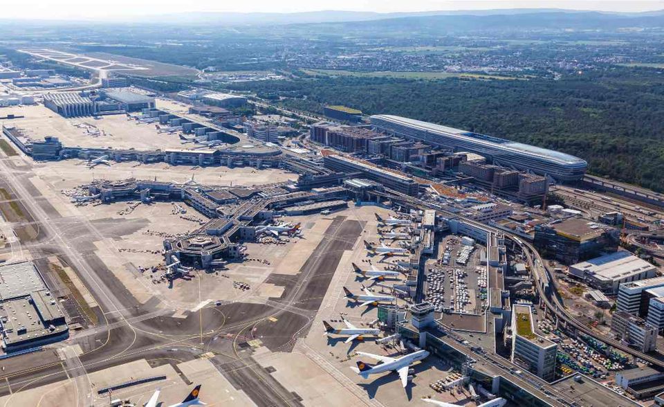 Frankfurt am Main kam 2019 mit 70,5 Millionen Passagieren auf Platz 15, einen Rang schlechter als 2018. Der Airport verzeichnete im ersten Quartal exakt ein Viertel weniger Passagiere als im Vorjahreszeitraum. Das geringste Minus Anfang 2020 konnte Neu-Delhi mit sieben Prozent vorweisen.