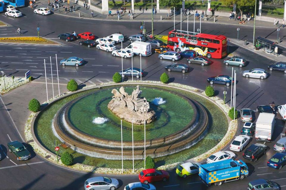 Madrid zählt mit rund fünf Millionen Einwohnern zu den größten Hauptstädten dieser Liste. Die Feinstaub-Belastung beläuft sich 2020 laut der Europäischen Kommission auf etwa 2220 Tonnen.