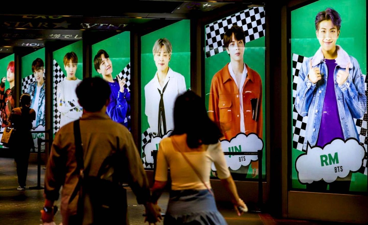 Müssen die Mitgleider der K-Pop-Gruppe BTS bald einrücken? Das wäre schlecht für den Aktienkurs der Labels