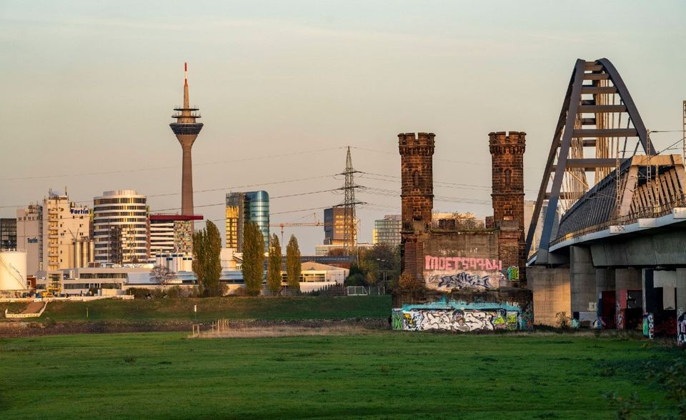 Nordrhein-Westfalen belegt im Ranking von Check24 der Bundesländer mit den neuesten Autos Platz zehn. Die Pkw der Kunden des Vergleichsportals waren demnach im bevölkerungsreichsten Bundesland im Durchschnitt 10,44 Jahre alt.
