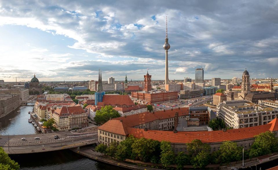Indeed verzeichnete bei Nebenjobs für Studierende in Berlin einen Rückgang um 48 Prozent (alle Stellen: minus 29 Prozent). Das bedeutete im Ranking der 14 größten Städte Platz acht.