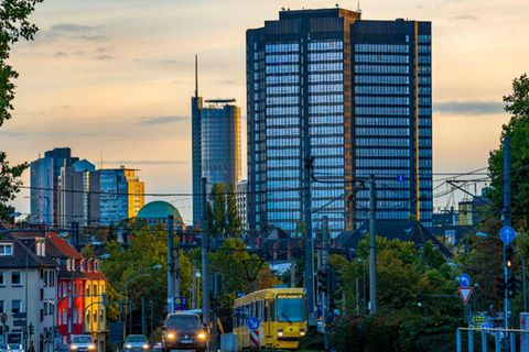 Essen verzeichnete im Indeed-Ranking bei den ausgeschriebenen Studentenjobs ebenfalls einen Rückgang um 46 Prozent (alle Jobs: 29 Prozent). Wegen der höheren Nachkommastelle schob sich Essen knapp vor Dortmund auf Platz sechs.