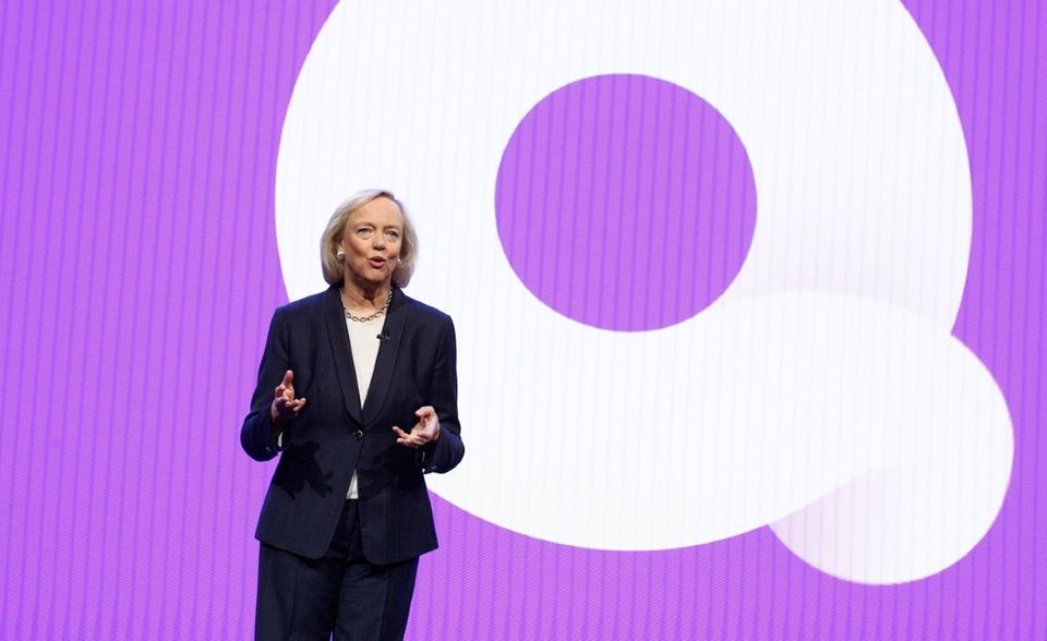 Stimme der Wirtschaft im Kabinett ist in den USA der „Secretary of Commerce“, streng genommen ein Handelsminister, der aber der Rolle eines Wirtschaftsministers entspricht. Für die Nachfolge des amtierenden Wilbur Ross kursiert derzeit ein Name aus dem Silicon Valley: Meg Whitman (Foto), die frühere Chefin von Ebay und Hewlett Packard, könnte das Ressort übernehmen. Whitman ist derzeit CEO des Streamingdienstes Quibi, der jedoch bald eingestellt wird. Genannt wird auch die prominente Unternehmerin Melody Hobson, derzeit Co-Chefin von Ariel Investments. Für den Welthandel ist in den USA der internationale Handelsbeauftragte zuständig.