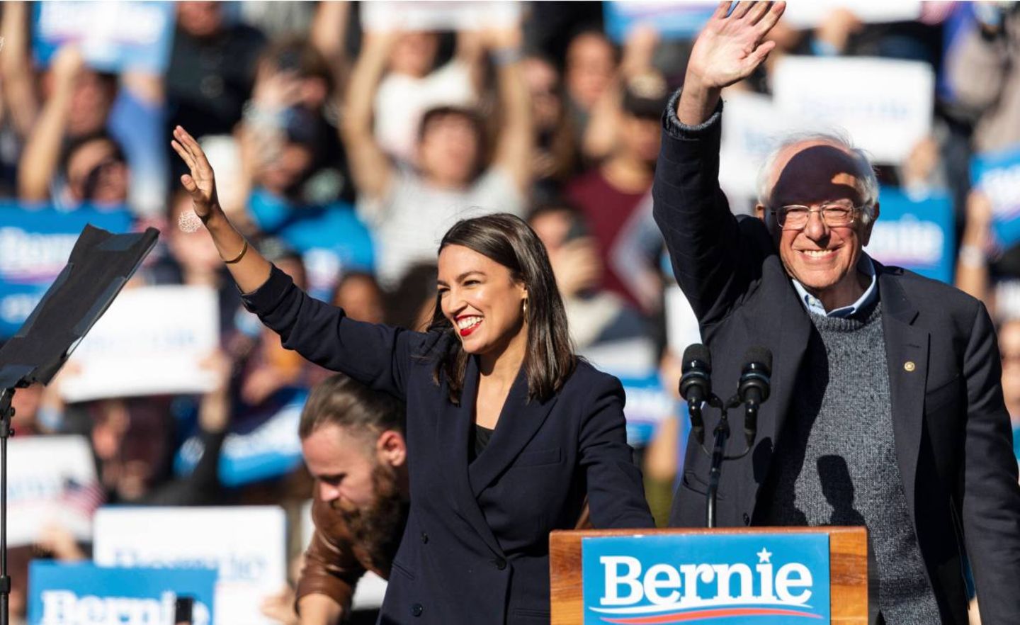 Alexandra Ocasio-Cortez und Bernie Sanders sind die prominentesten Vertreter des linken Flügels der Demokraten