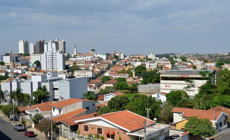 Der brasilianische Anteil an amerikanischen Staatsanleihen ist seit 2019 geschrumpft. Von 303 Mrd. US-Dollar im September 2019 ist der Anteil um rund 13 Prozent auf 265 Mrd. Dollar gesunken. Er liegt damit nur leicht höher als noch vor acht Jahren. Brasilien hält damit knapp vier Prozent der US-Schulden in ausländischer Hand.