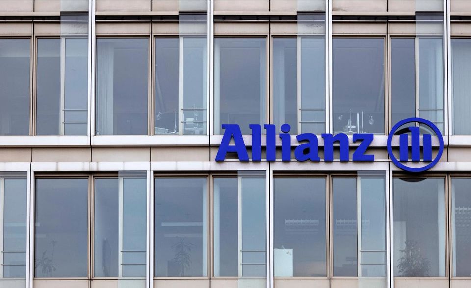27 Prozent der Befragten würden 100.000 Euro in eine private Alters- oder Lebensversicherung stecken, wie Statista mitteilte. Dieser Ansicht waren 27 Prozent der Männer. Beliebter war diese Art der Vorsorge unter Frauen. Jede Dritte votierte für diese Anlageform.