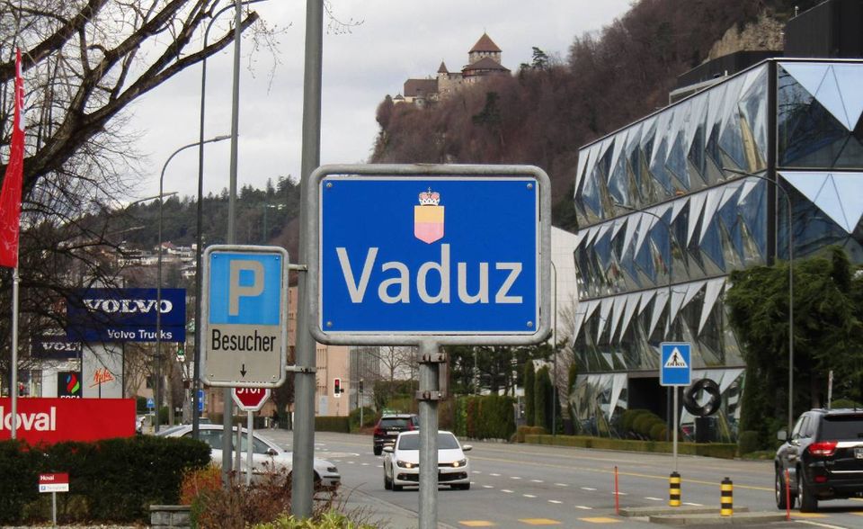 Liechtenstein war lange Zeit wegen der schlechten ökonomischen Bedingungen ein Auswanderungsland. „Die Wirtschaftskrise nach dem 1. Weltkrieg führt 1920 bis 1929 zur dritten großen Auswanderungswelle mit rund 160 Personen“, heißt es in der offiziellen Broschüre zum 300. Jubiläum des Landes.