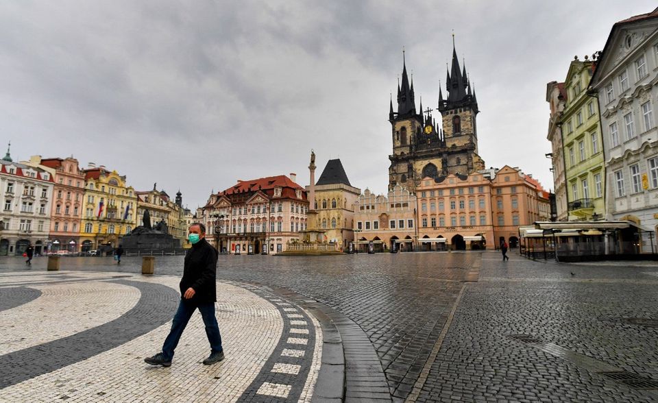 Auch Tschechien konnte den Einbruch des BIP im Vergleich zum zweiten Quartal eindämmen: Damals brach das BIP noch um 10,9 Prozent im Vergleich zum Vorjahresquartal ein, im dritten Quartal betrug das Minus nur noch 5,8 Prozent.