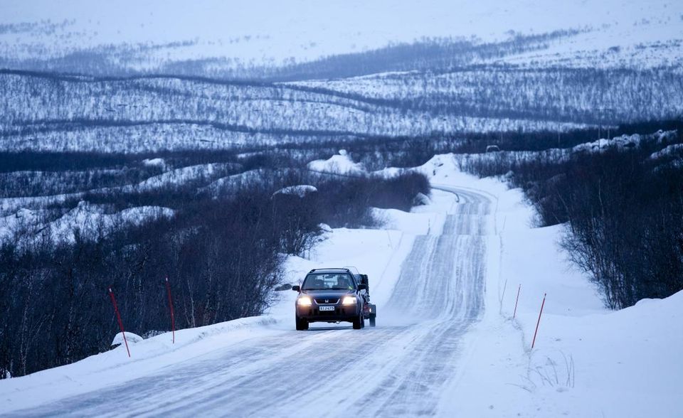 Finnland kam mit 739 Euro auf Platz fünf. Hier fielen die Mehrkosten für Elektroautos besonders hoch aus. Sie lagen laut LeasePlan 177 Euro über Benzinern (944 statt 767 Euro). Allerdings beziehen sich diese aufgeschlüsselten Zahlen im Falle Finnlands nur auf die Kompaktklasse, nicht auf Kleinwagen.