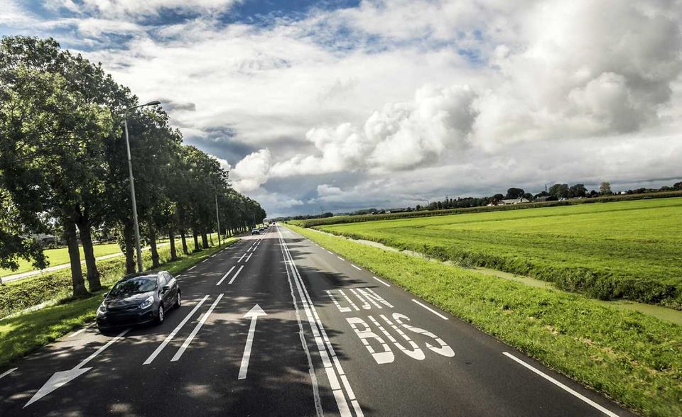 In den meisten der untersuchten Länder waren Dieselautos im Betrieb lediglich etwas teurer als Benziner. In Griechenland waren sie sogar die billigste Antriebsform bei Pkw. Anders sah das Bild in den Niederlanden aus. Hier führten Dieselautos mit 806 Euro die Preisliste an, gefolgt von E-Autos (721 Euro) und Benzinern (711 Euro).