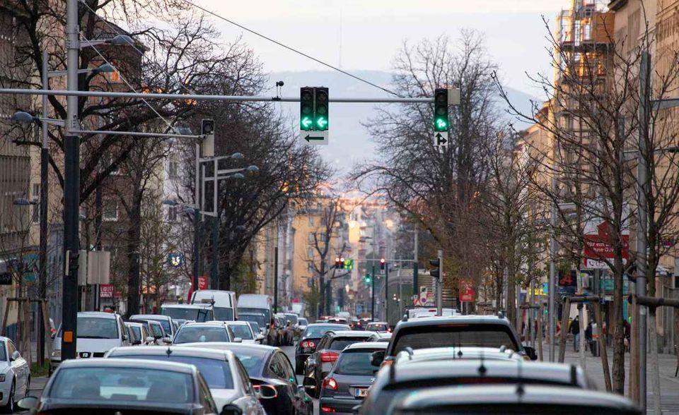 Für Kleinwagen und Autos der Kompaktklasse sind 2020 in Österreich laut LeasePlan monatliche Betriebskosten von durchschnittlich 682 Euro angefallen. Das bedeutete unter den 18 untersuchten europäischen Ländern Platz zehn. Elektroautos waren am teuersten (718 Euro), Diesel am günstigsten (672 Euro).