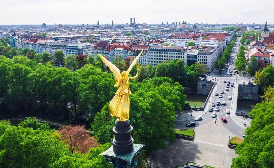 Deutschland hielt in dem Ranking der Länder mit dem besten Ruf Platz vier. Auch hier war das Bild gespalten. Beim Unternehmertum sahen die Befragten Deutschland weltweit auf Platz eins. Beim Einfluss und den Bürgerrechten platzierte sich die Bundesrepublik in den Top 10. Deutliche Schwächen attestierten die Befragten Deutschland hingegen beim Macher-Image (Platz 41) und bei der Sympathie (Platz 50).