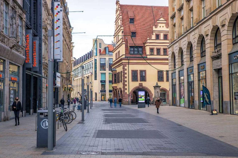 Der sogenannte harte Lockdown in Sachsen hat bereits begonnen. Zahlreiche Geschäfte mussten schließen, nur wenige Menschen sind auf der Straße.