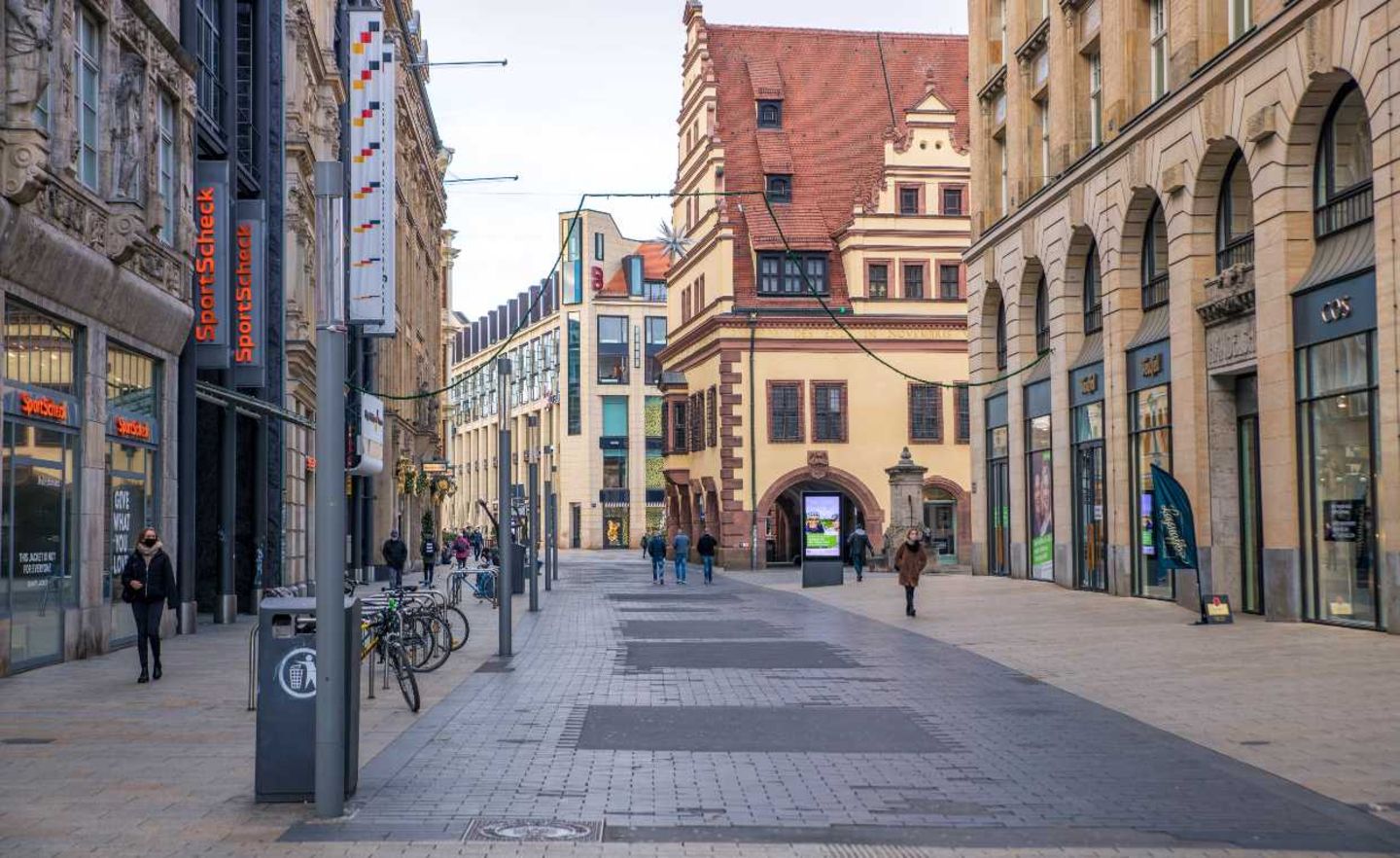 Der sogenannte harte Lockdown in Sachsen hat bereits begonnen. Zahlreiche Geschäfte mussten schließen, nur wenige Menschen sind auf der Straße.