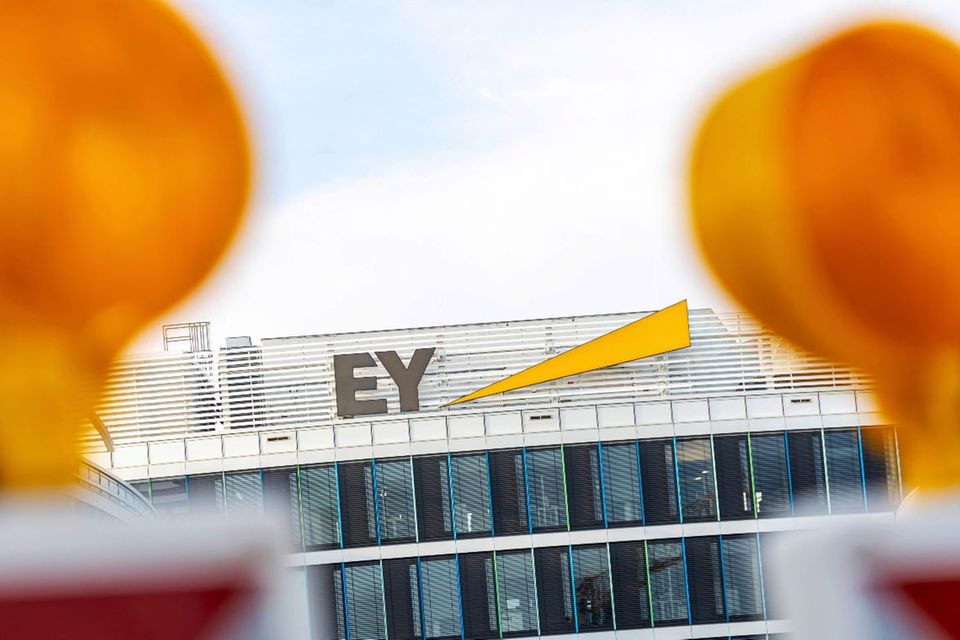 Bürogebäude von EY: Das Prüf- und Beratungsunternehmen erhielt in der Corona-Krise Aufträge des Bundes in zweistelliger Millionenhöhe