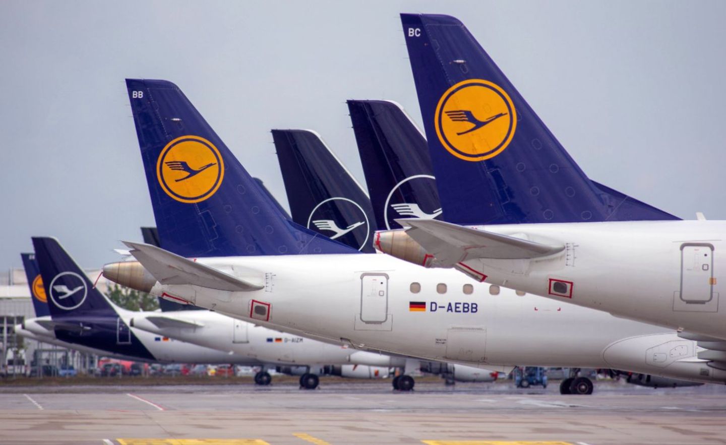 Die Corona-Pandemie hat den Flugverkehr zeitweise nahezu stillgelegt.
