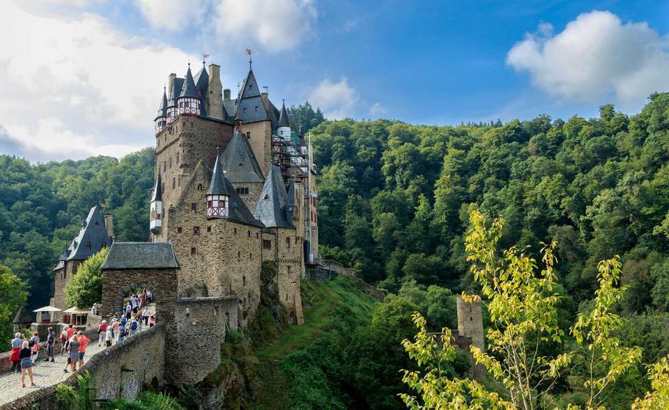 Rheinland-Pfalz war das erste Bundesland mit überdurchschnittlich vielen neuen Schülern. Die Behörden zählten 36.900 zusätzliche Schulanfänger, 3,7 Prozent mehr als im Vorjahr.
