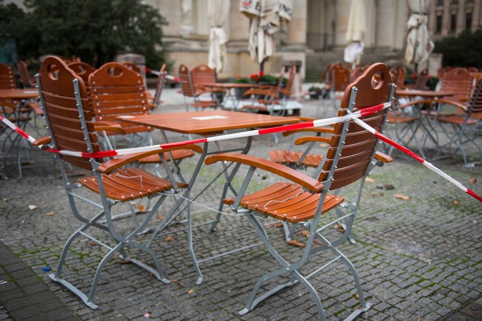 Der Umsatz in der Gastronomie brach um 69 Prozent.