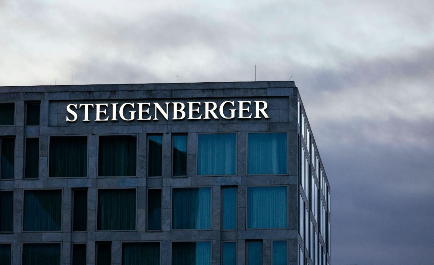 Steigenberger Hotel am Berliner Hauptbahnhof. Durch den Lockdown im Rahmen der Coronakrise und die damit verbundenen Corona-Regeln blicken viele Hotels pessimistisch auf das kommende Geschäftsjahr