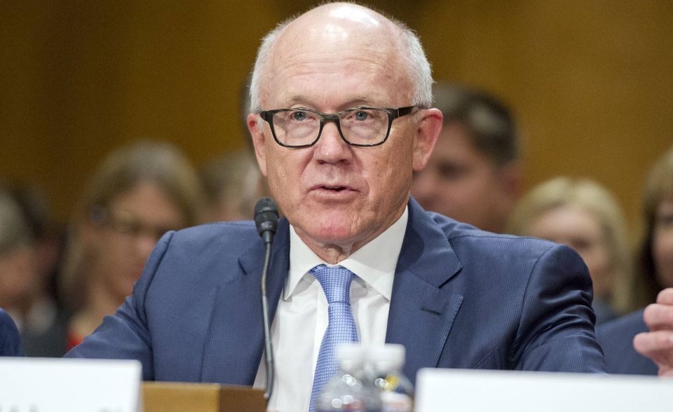 Unter Trump war Robert Wood Johnson IV, Erbe des Kosmetikkonzerns Johnson & Johnson, US-Botschafter in Großbritannien. Davor galt „Woody“ Johnson als ein wichtiger Unterstützer in Trumps erstem Wahlkampf. Darüber hinaus engagierte sich der Besitzer des Footballteams New York Jets auch für Trump Victory und war dort Vice Chair auf Bundesebene. Zuletzt ließ die finanzielle Unterstützung für Trump allerdings etwas nach: 925.000 US-Dollar spendete Johnson an Trump Victory. Die Parteispenden an die Republikaner fielen deutlich größer aus und beliefen sich auf rund 3,6 Mio. US-Dollar.