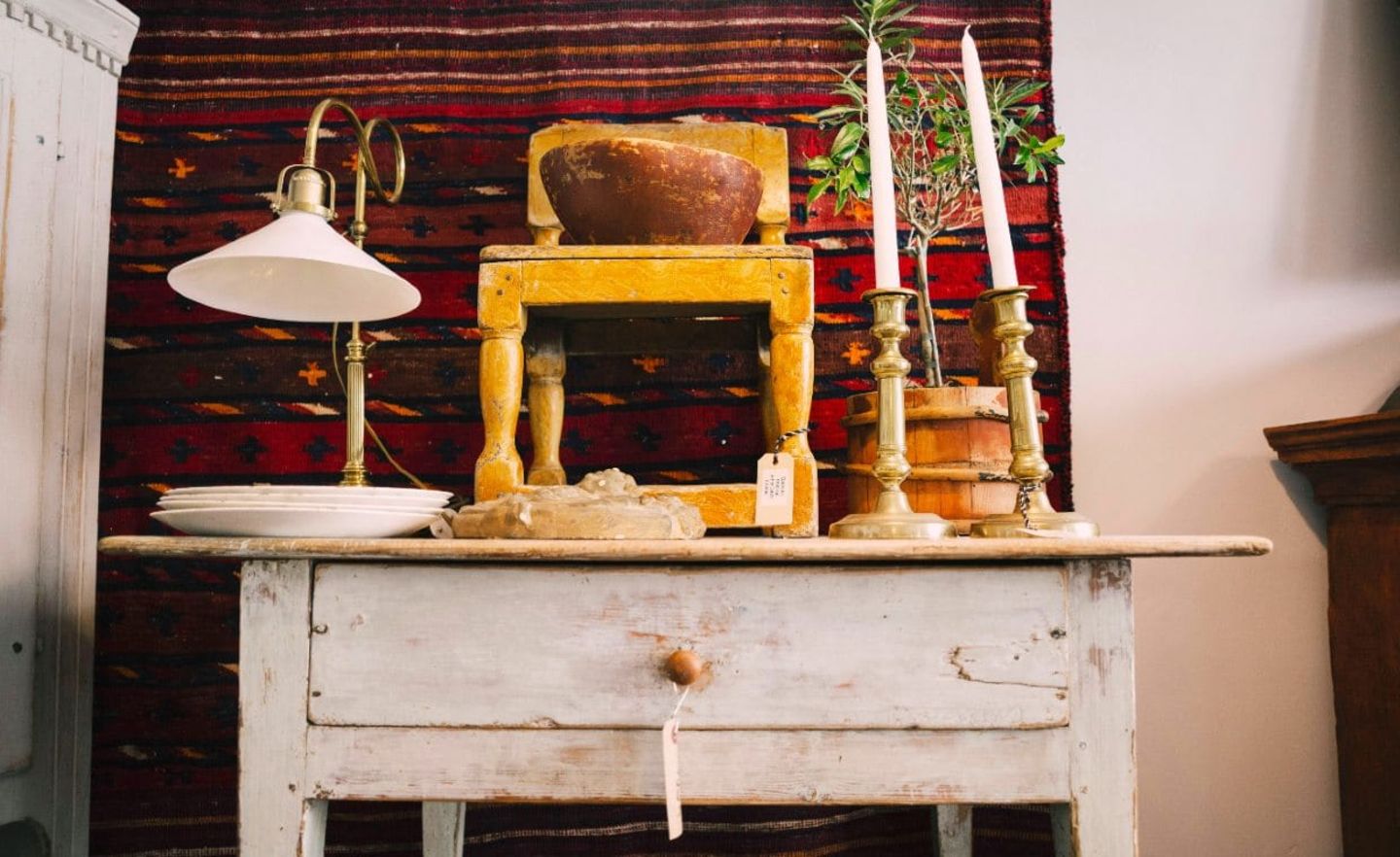 Vor allem Möbel erlebten in den letzten Jahren ein Upcycling, aber auch beim Hausbau gewinnt der Trend an Beliebtheit