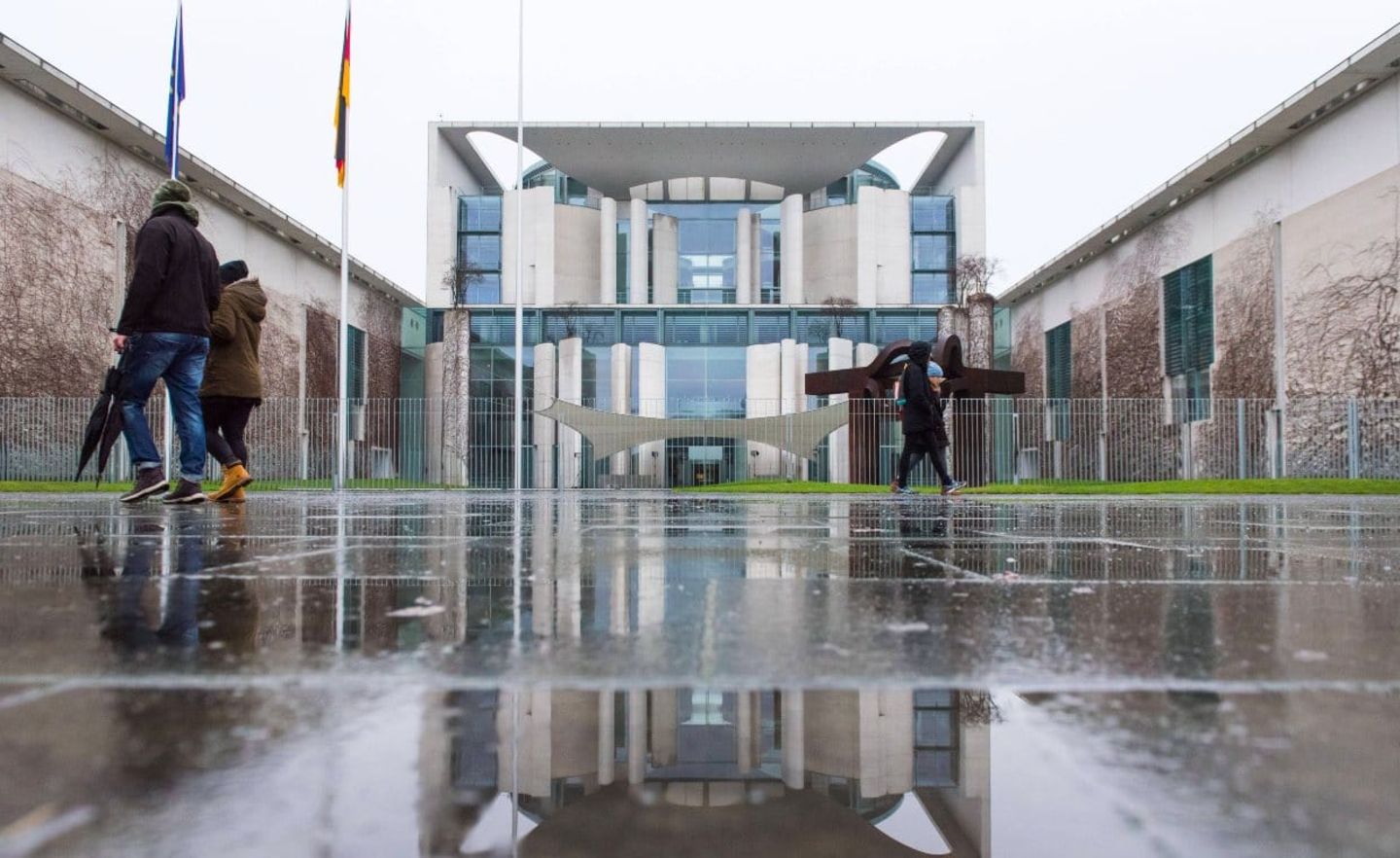 Das Bundeskanzleramt in Berlin. Mit ihrer Sorge vor einer Verzehnfachung der Corona-Inzidenz sorgte Bundeskanzlerin Angela Merkel im Januar für Aufsehen
