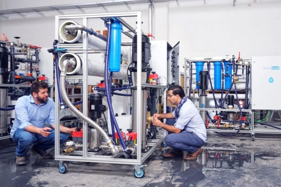 Mit dem „Winture Planet Cube“ haben Ali Al-Hakim und Hamed Beheshti eine solarbetriebene Wasseraufbereitungsanlage entwickelt