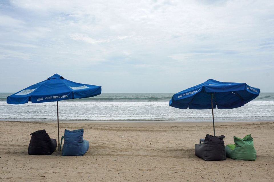 Leerer Strand auf Bali: Der Tourismus liegt brach
