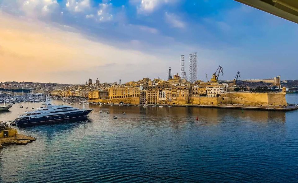 Bei keinem Staat sind die deutschen Exporte auch nur annähernd so stark eingebrochen wie bei Malta. Der Gesamtwert der ausgeführten Waren verringerte sich um 44,8 Prozent. Dafür weist Malta aber auch das mit Abstand das geringste Exportvolumen auf. Es summierte sich 2020 auf lediglich 489 Millionen Euro. Damit landete Malta unter den 38 Staaten in der Exportstatistik auf dem letzten Platz.