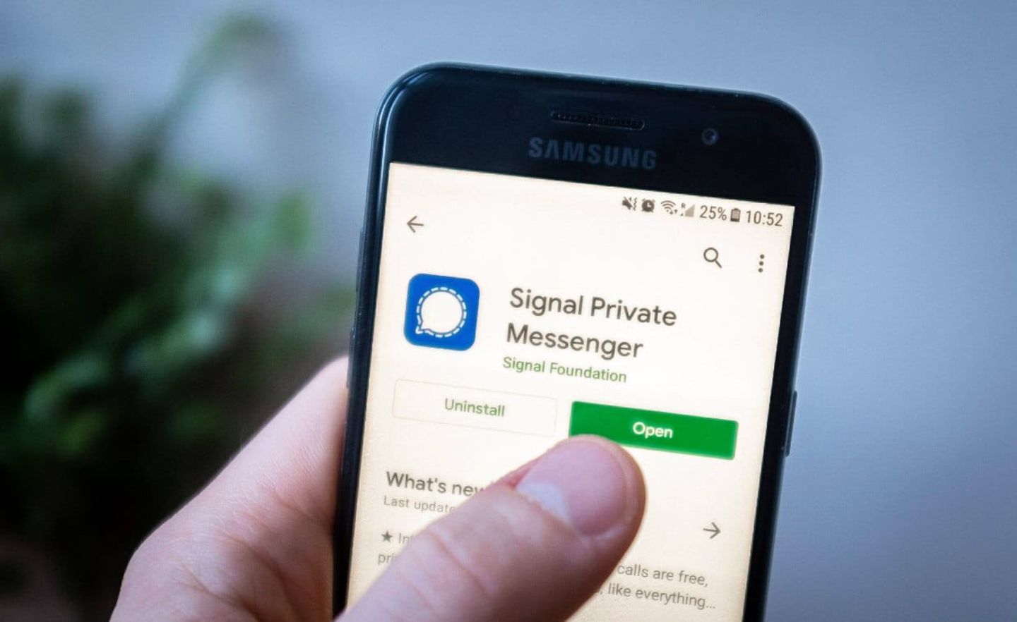 Nach einem Tweet von Elon Musk gab es einen Ansturm auf die App des Messengerdienstes Signal