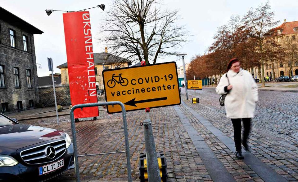 Die Dänen legen bei den Impfungen ein hohes Tempo vor: 12,8 Dosen je 100 Einwohner wurden bereits verimpft. Auch beim Testen gilt der nördliche Nachbar als vorbildlich.