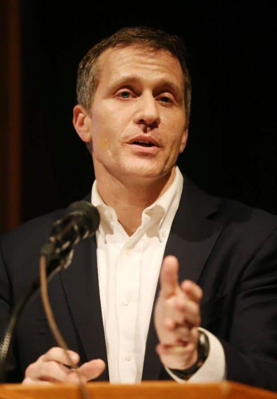 Nach einem Sexskandal schien seine Karriere vorbei, doch Eric Greitens denkt über Kandidatur nach