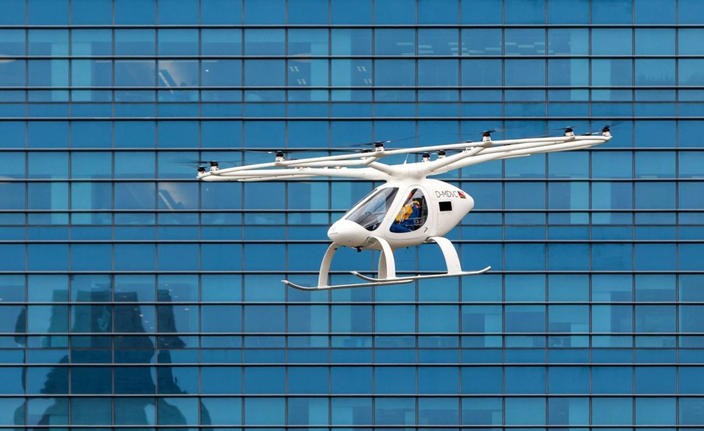 Ein Volocopter bei einem Testflug in Singapur