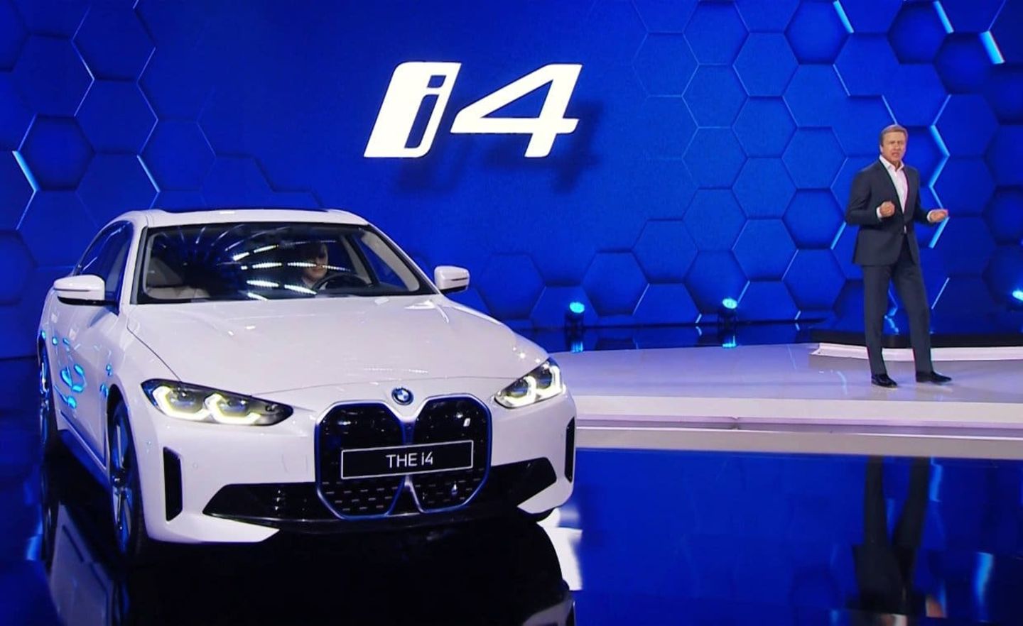 Auf der Bilanzpressekonferenz stellte BMW-Chef Oliver Zipse das Elektroauto i4