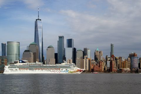 Ab Juli will die Norwegian Cruise wieder Passagiere an Bord lassen – aber nur Geimpfte