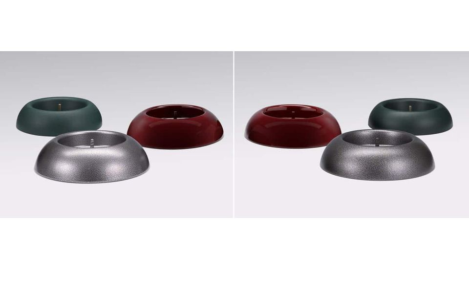 Seit 2012 hatte ein Nachahmer die Christbaumständer „Easyfix Classic“ und „Easyfix Classic light“ (links) der Berliner Tannen-Paradies GmbH in den Niederlanden vertrieben. Seit 2019 hat das Unternehmen eigene Christbaumständer, die den Berliner Modellen optisch und auch farblich zum Verwechseln ähnlich sehen. Lediglich beim Material wird der Unterschied deutlich. Denn anders als vom Handel gefordert ist die Kopie nicht aus Recyclingkunststoff. Mittlerweile werden die Plagiate nicht nur in den Niederlanden beworben, sondern auch auf Messen in mehreren europäischen Ländern. Der Nachahmer argumentiert, dass das Design nicht ‚schutzfähig‘ sei und bestreitet die Nachahmung.